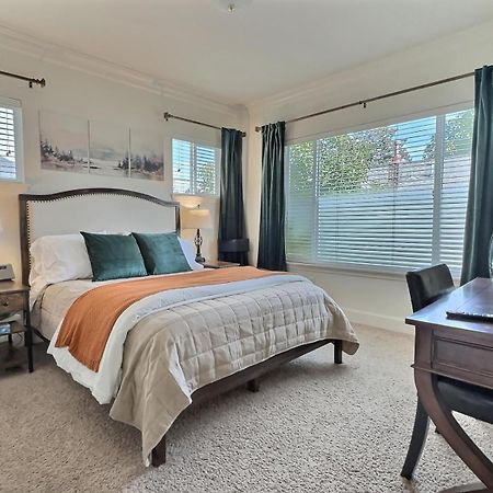 Burke House Collection - Main House Apartment ซีแอตเทิล ภายนอก รูปภาพ
