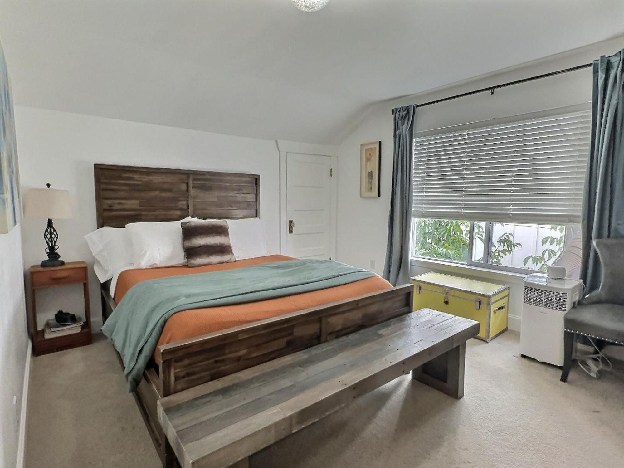 Burke House Collection - Main House Apartment ซีแอตเทิล ภายนอก รูปภาพ